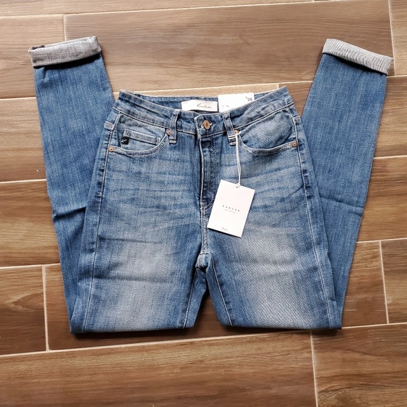 High Rise Distressed Jeans - Picture 3 of 6